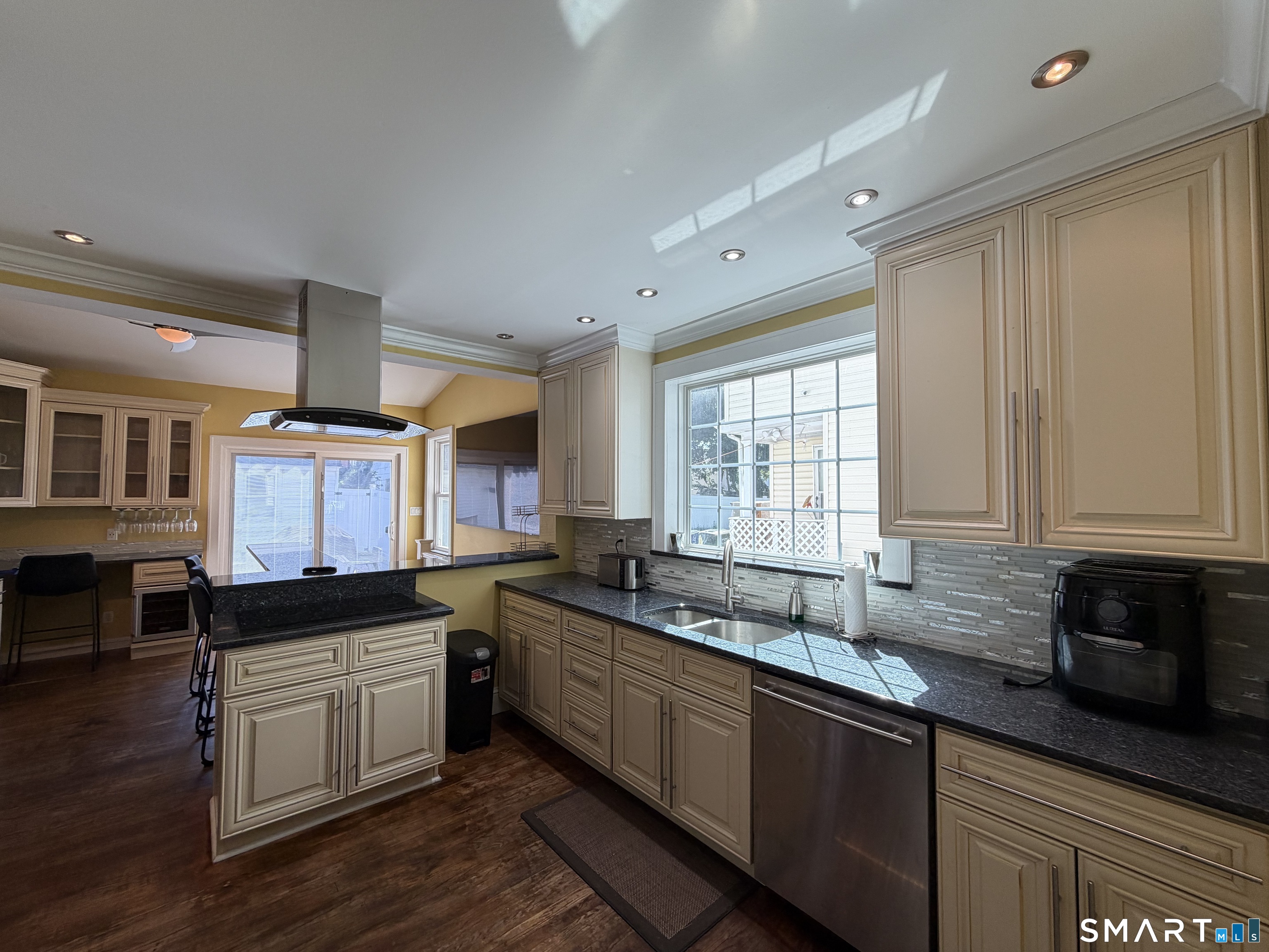 15 Overland Avenue Bridgeport CT 06606
