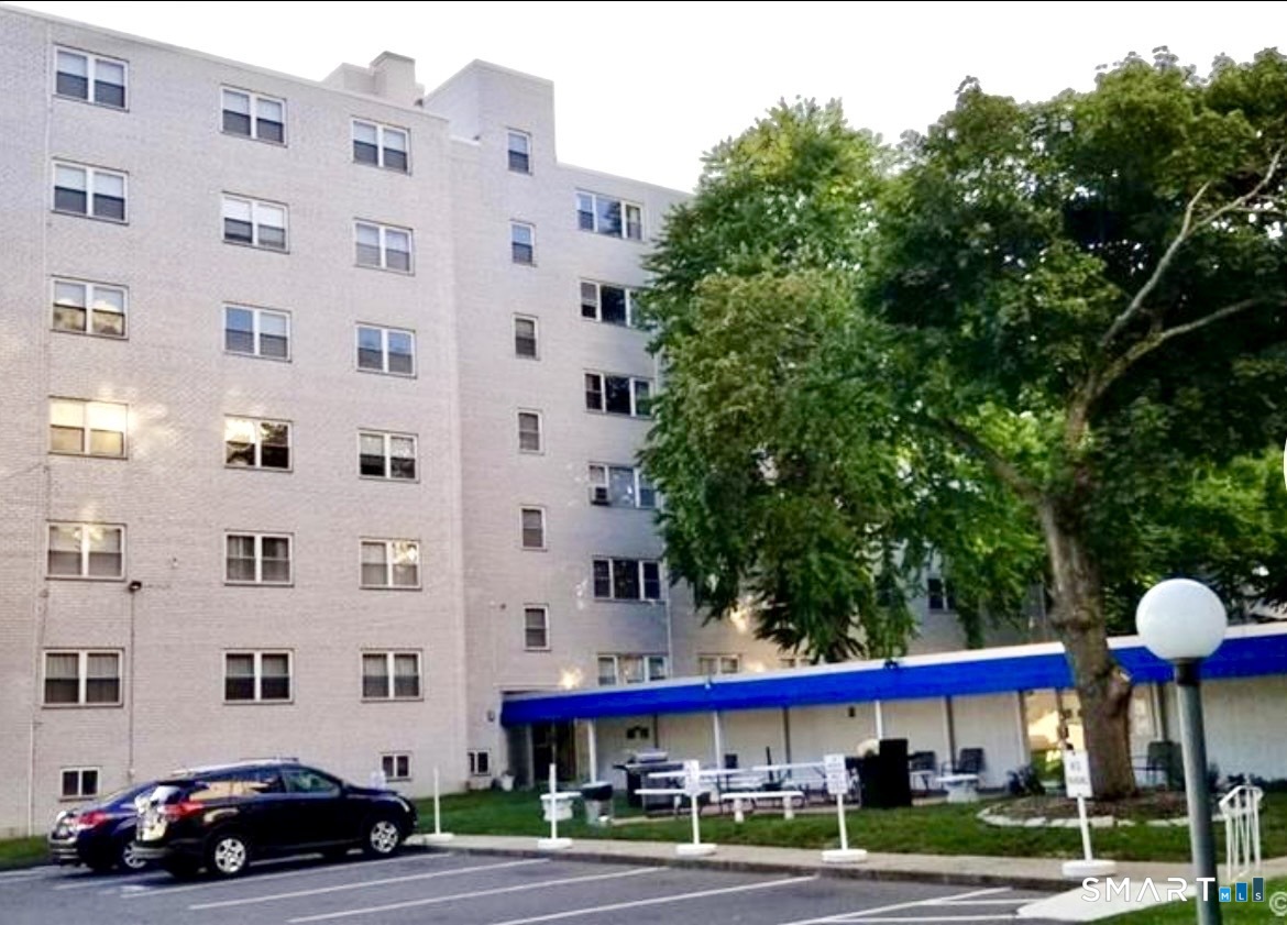 893 Farmington Avenue West Hartford CT 06119