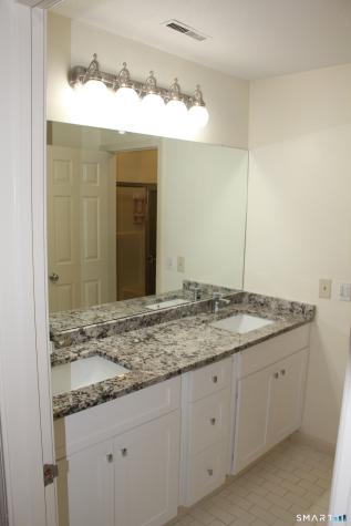 45 Tunxis Village Farmington CT 06032