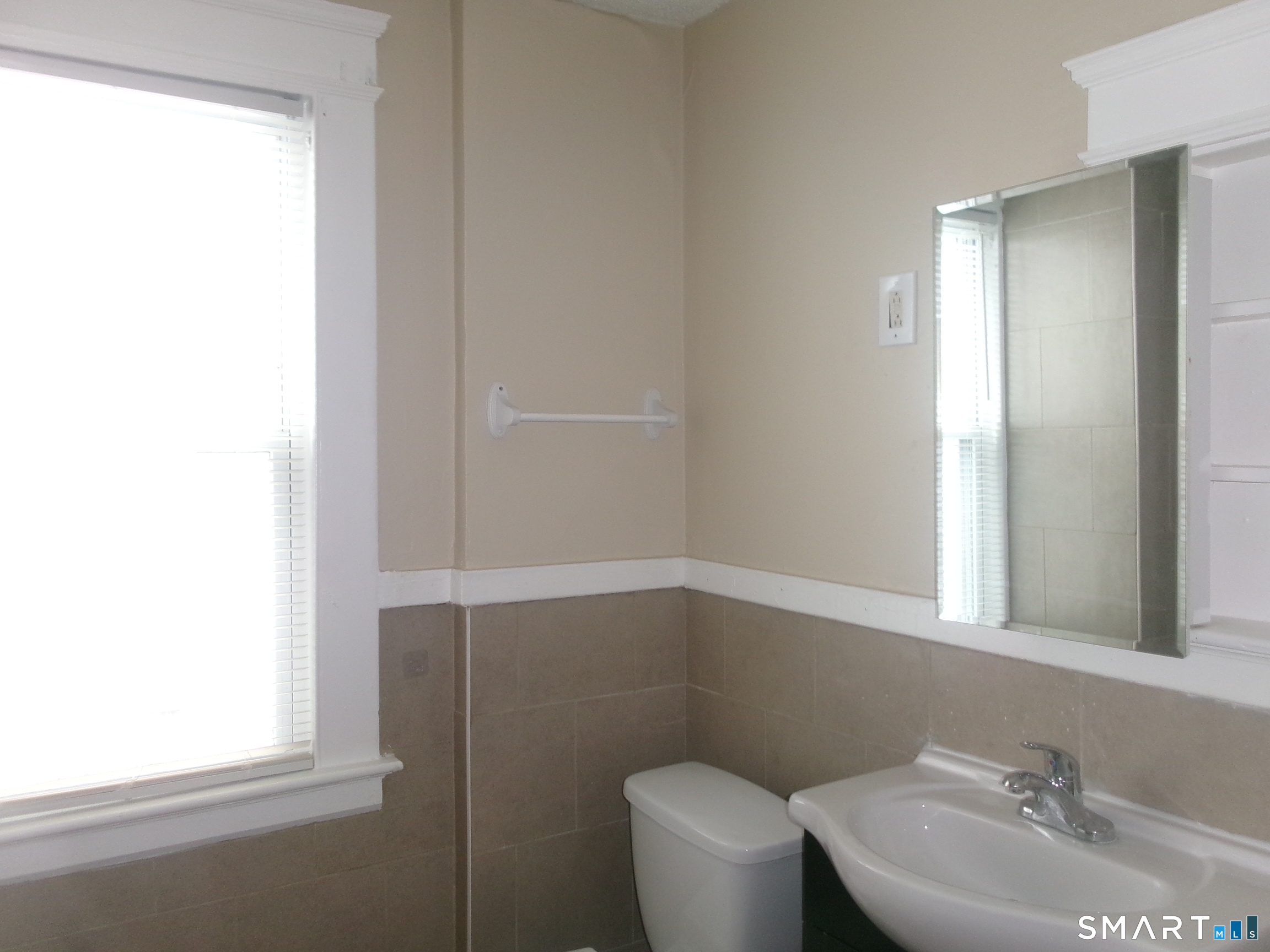 182 Oak Street Waterbury CT 06704
