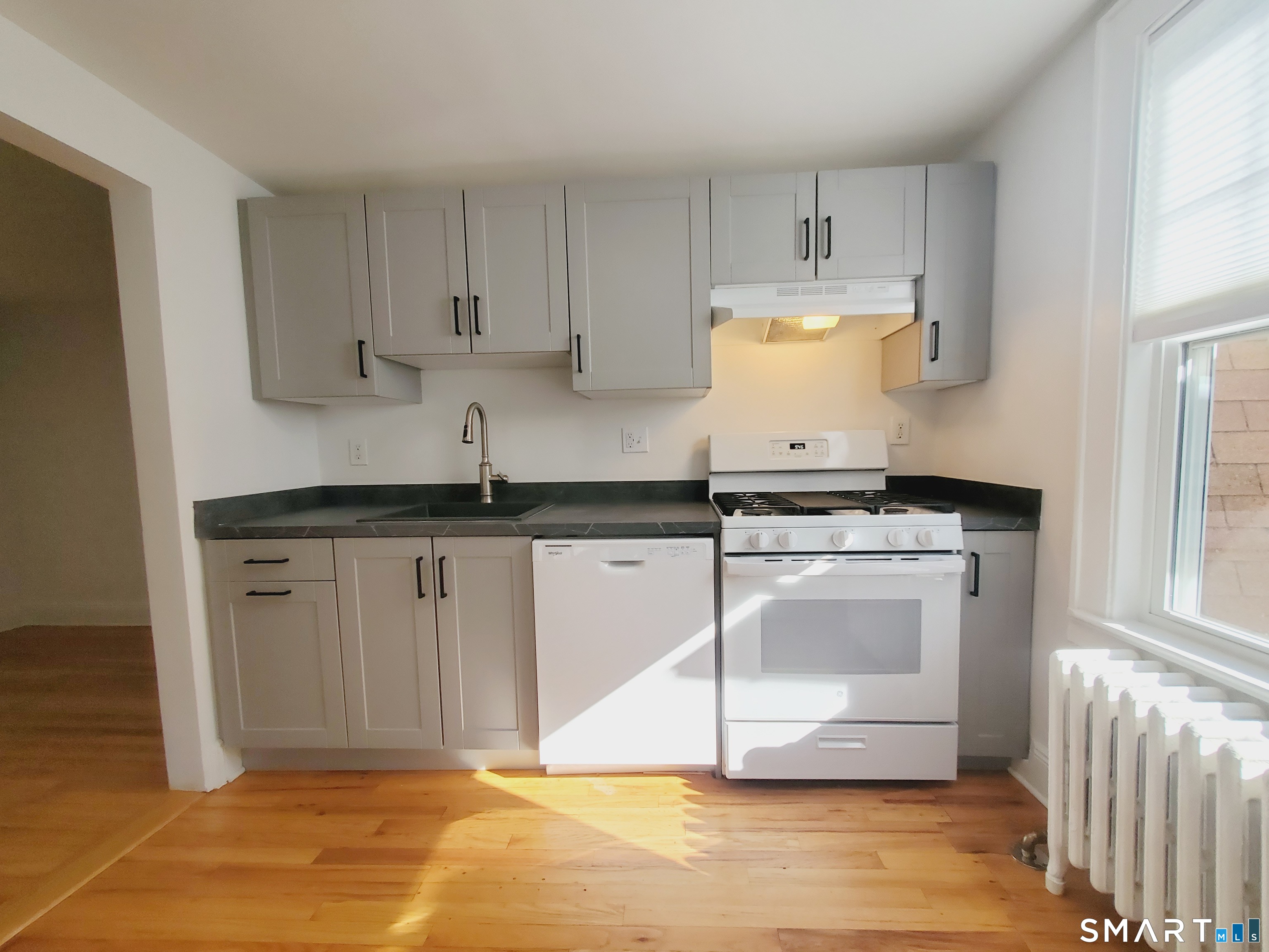 33 Holcomb Avenue Stamford CT 06906