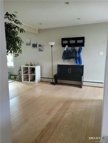 534 Fern Street West Hartford CT 06107