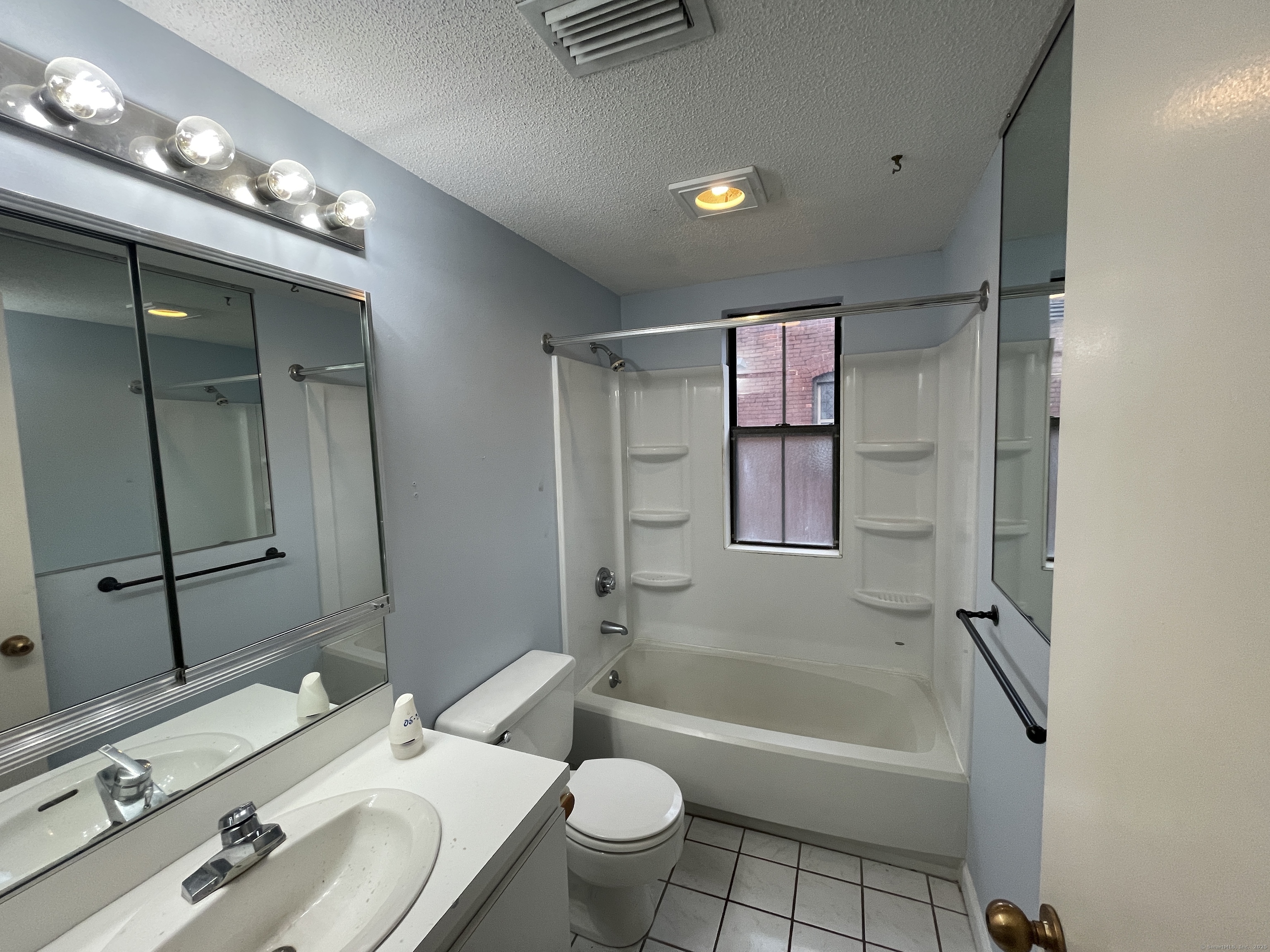 34 Essex Street Hartford CT 06114