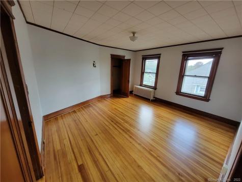 393 Highland Avenue Waterbury CT 06708