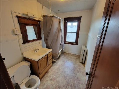 393 Highland Avenue Waterbury CT 06708