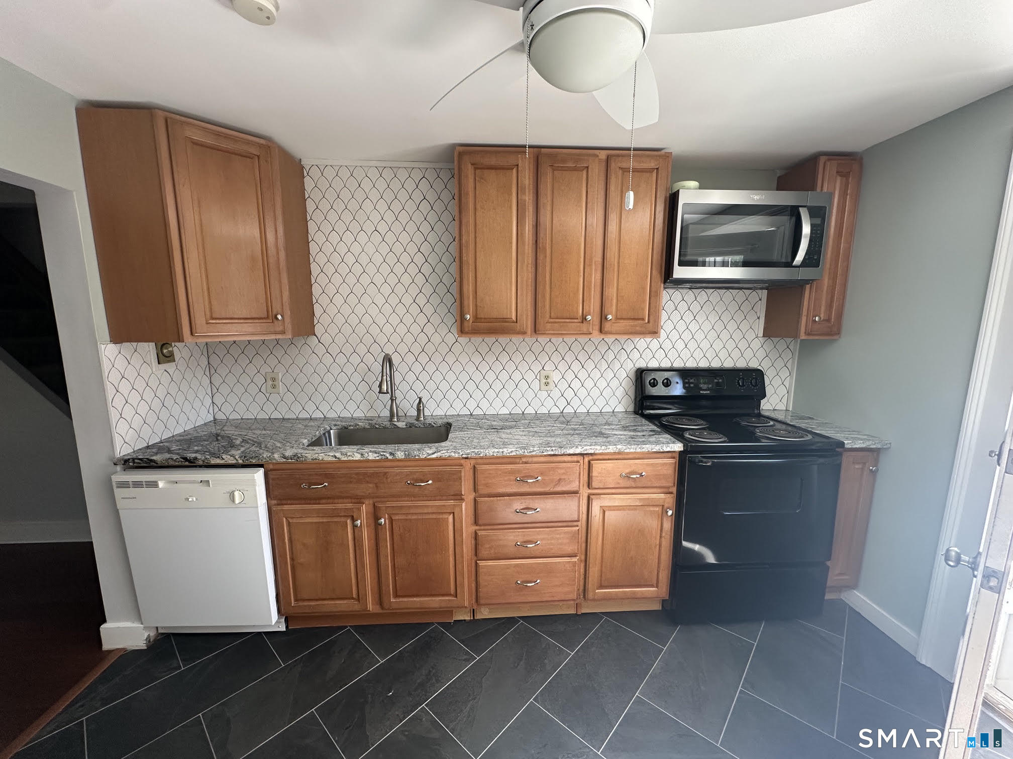 165 Whitfield Street Guilford CT 06437