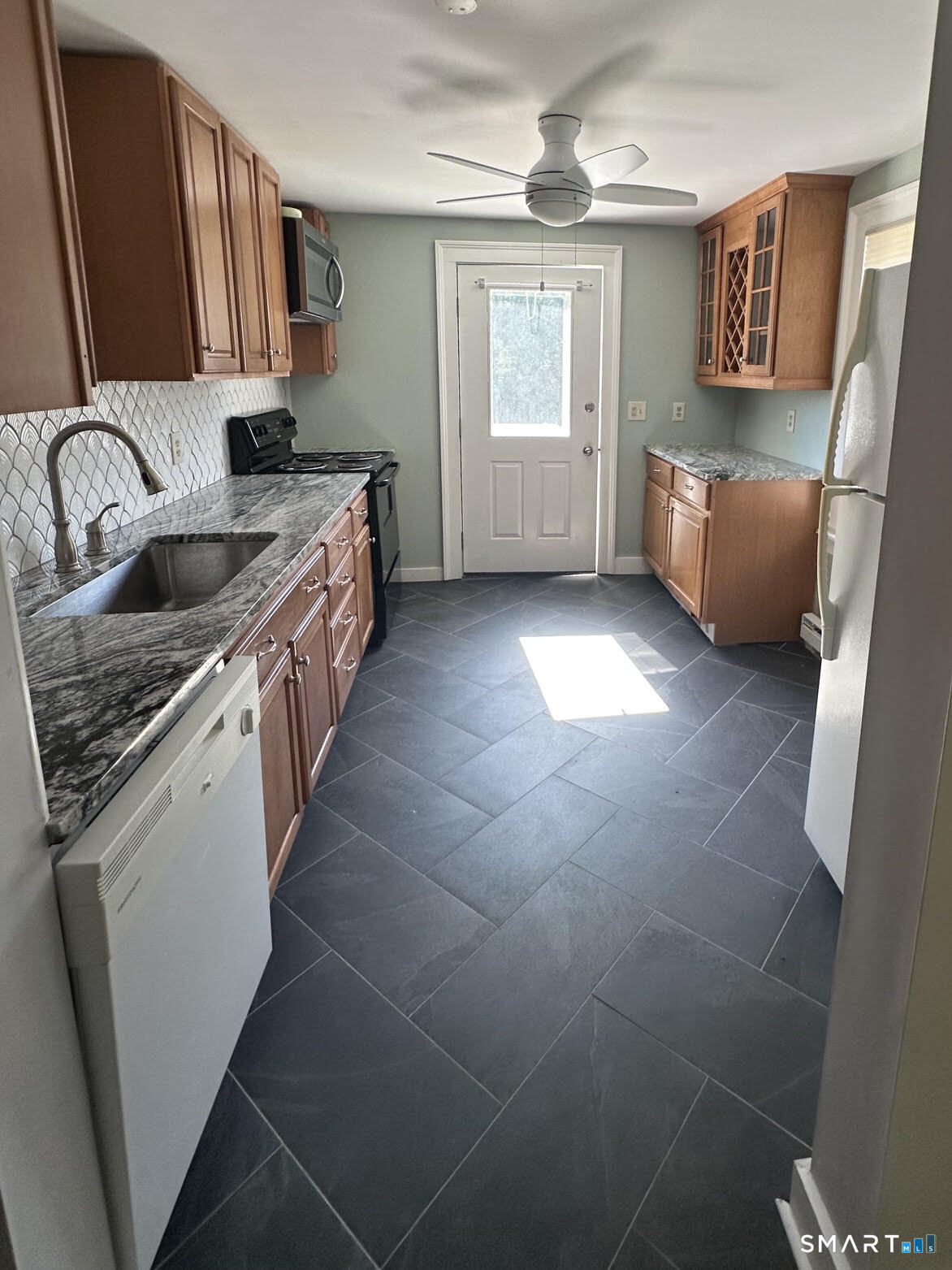 165 Whitfield Street Guilford CT 06437