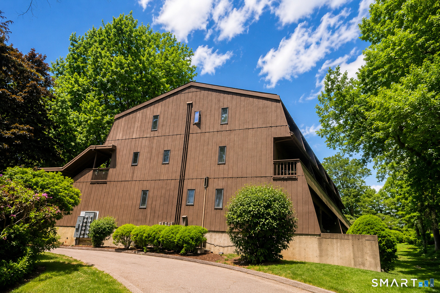 185 Knapps Highway Fairfield CT 06825