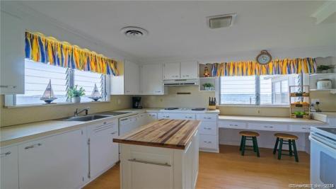 10 Weston Road Groton CT 06340