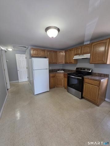 8 Mannz Street Hartford CT 06114