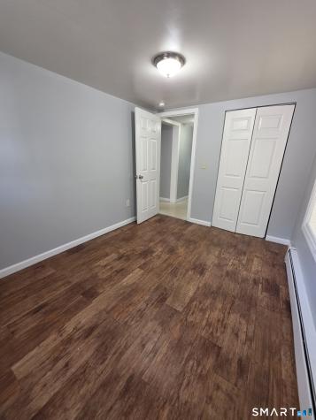 8 Mannz Street Hartford CT 06114