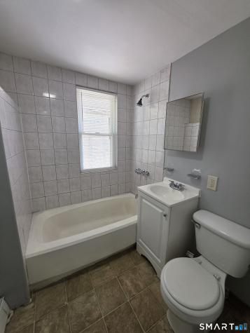 8 Mannz Street Hartford CT 06114