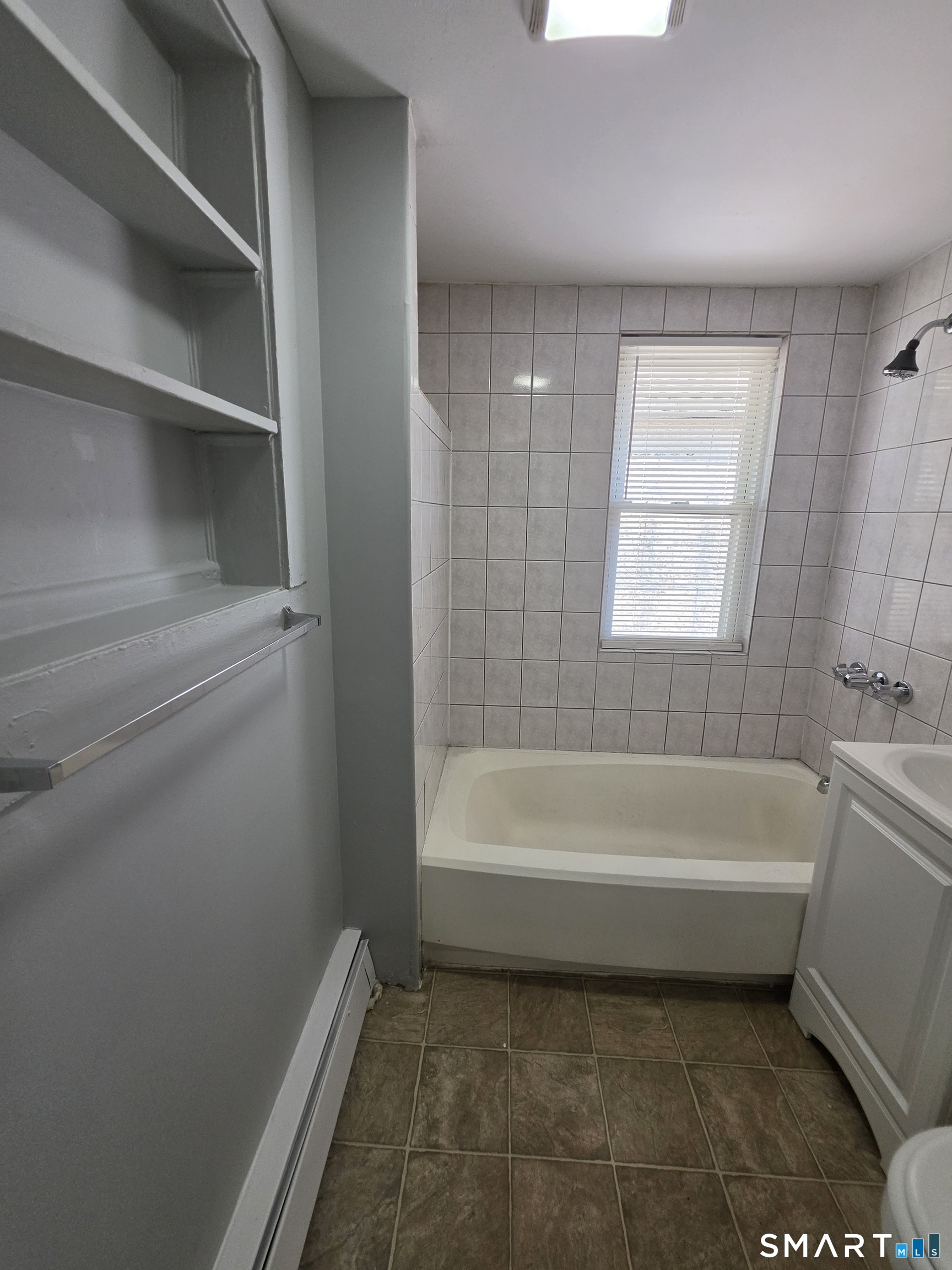 8 Mannz Street Hartford CT 06114