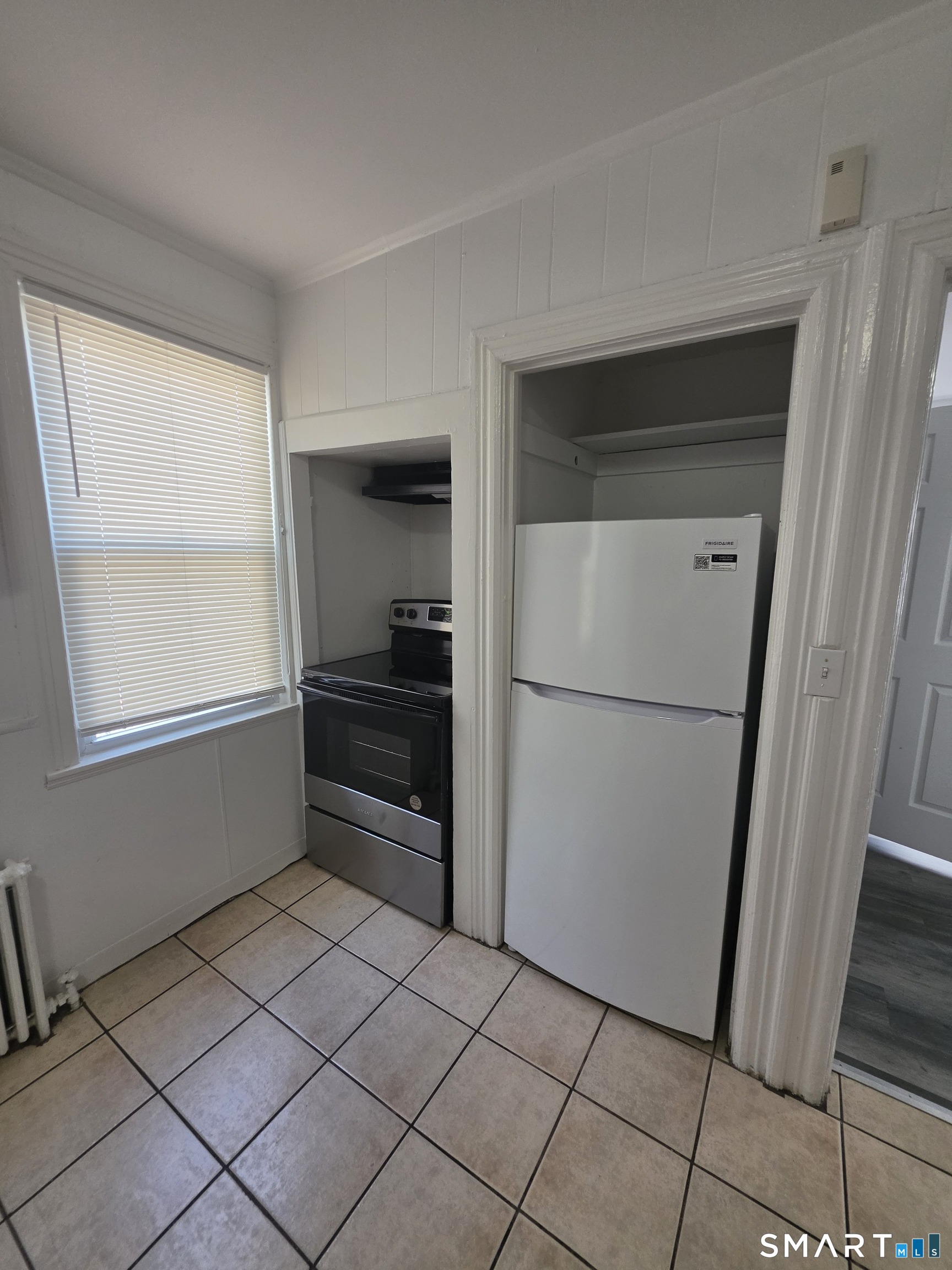 8 Mannz Street Hartford CT 06114