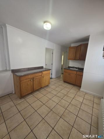 8 Mannz Street Hartford CT 06114