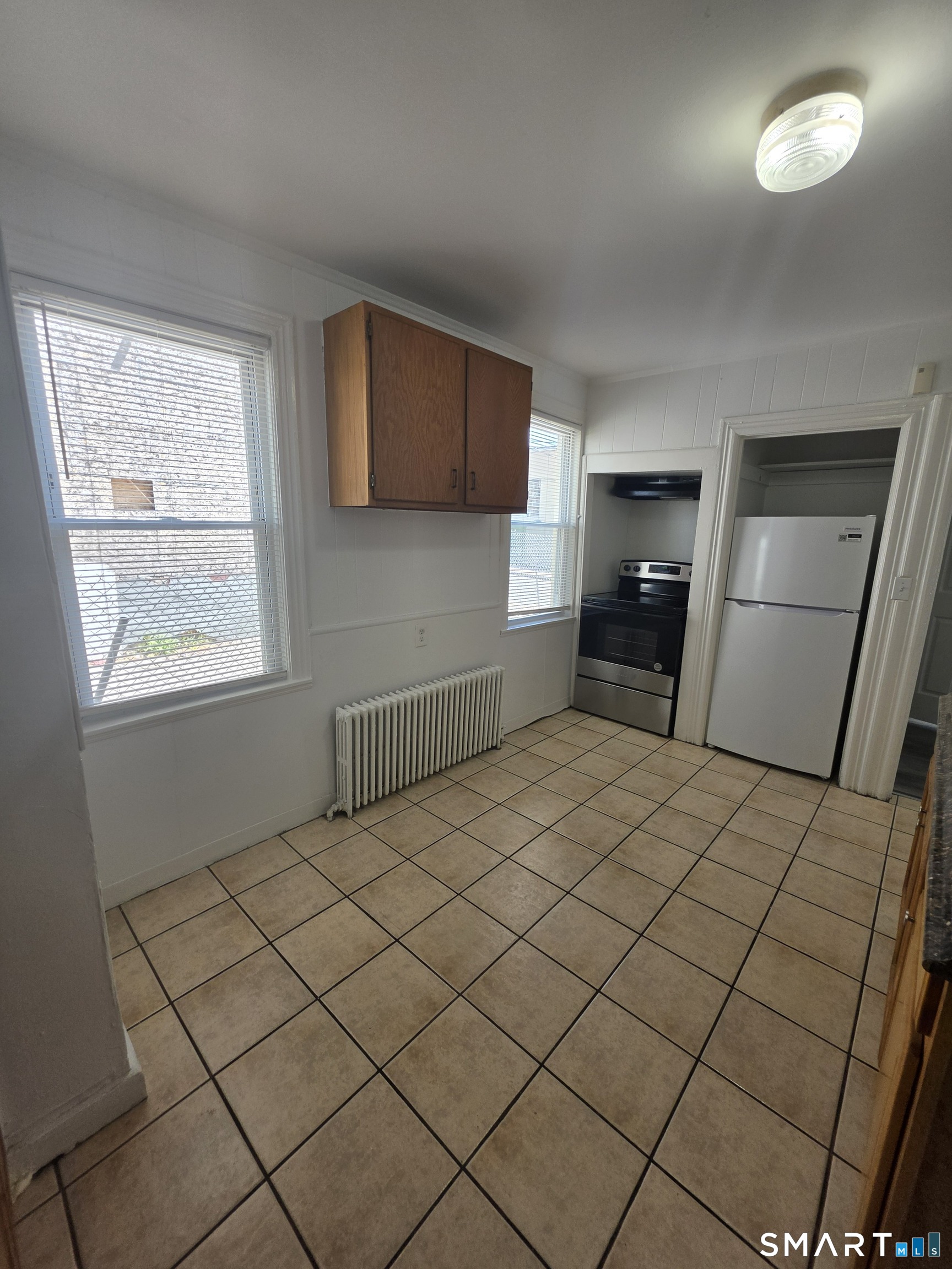 8 Mannz Street Hartford CT 06114