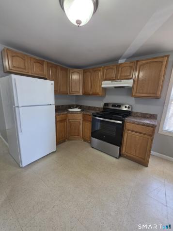 8 Mannz Street Hartford CT 06114