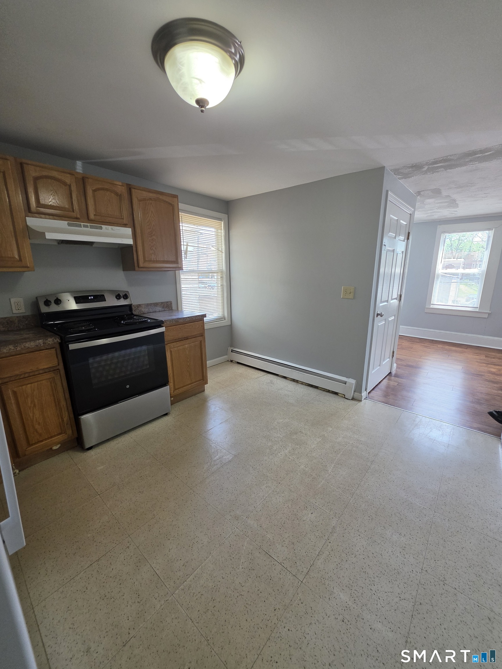8 Mannz Street Hartford CT 06114
