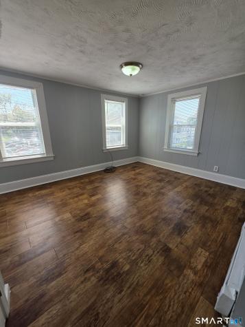 8 Mannz Street Hartford CT 06114