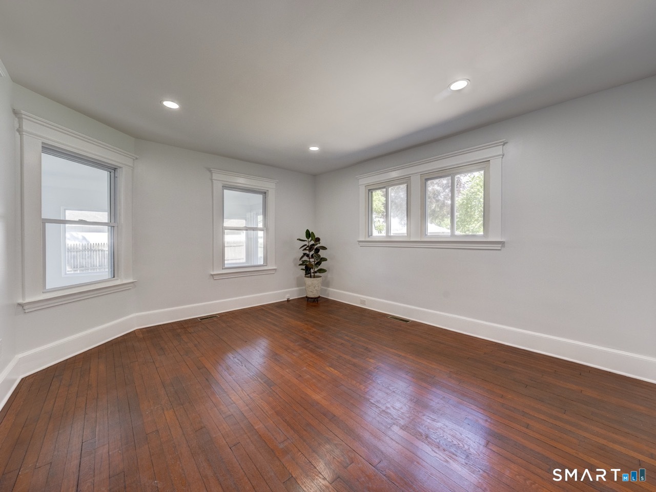16 Shoreham Road New Haven CT 06512