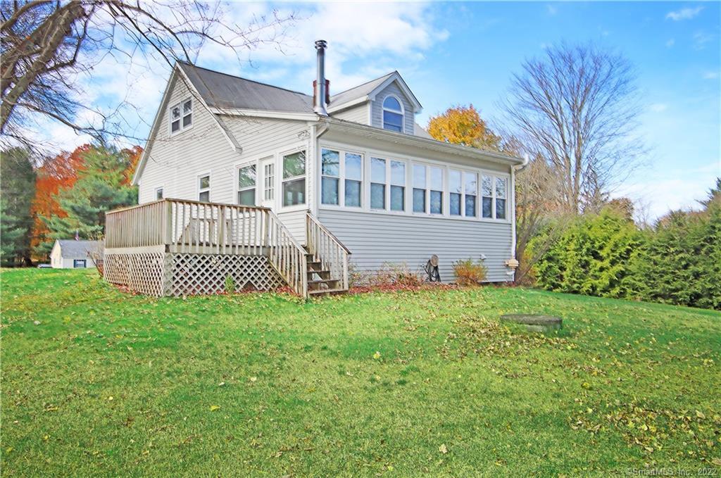 9 Quaker Lane Newtown CT 06470