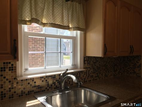 11 Fairlea Avenue Stratford CT 06614
