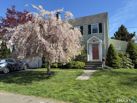 11 Fairlea Avenue Stratford CT 06614