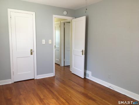 11 Fairlea Avenue Stratford CT 06614