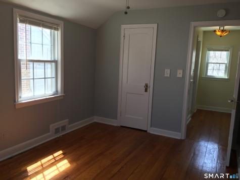 11 Fairlea Avenue Stratford CT 06614