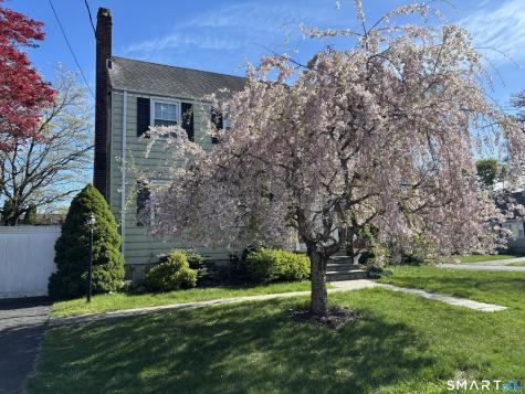 11 Fairlea Avenue Stratford CT 06614