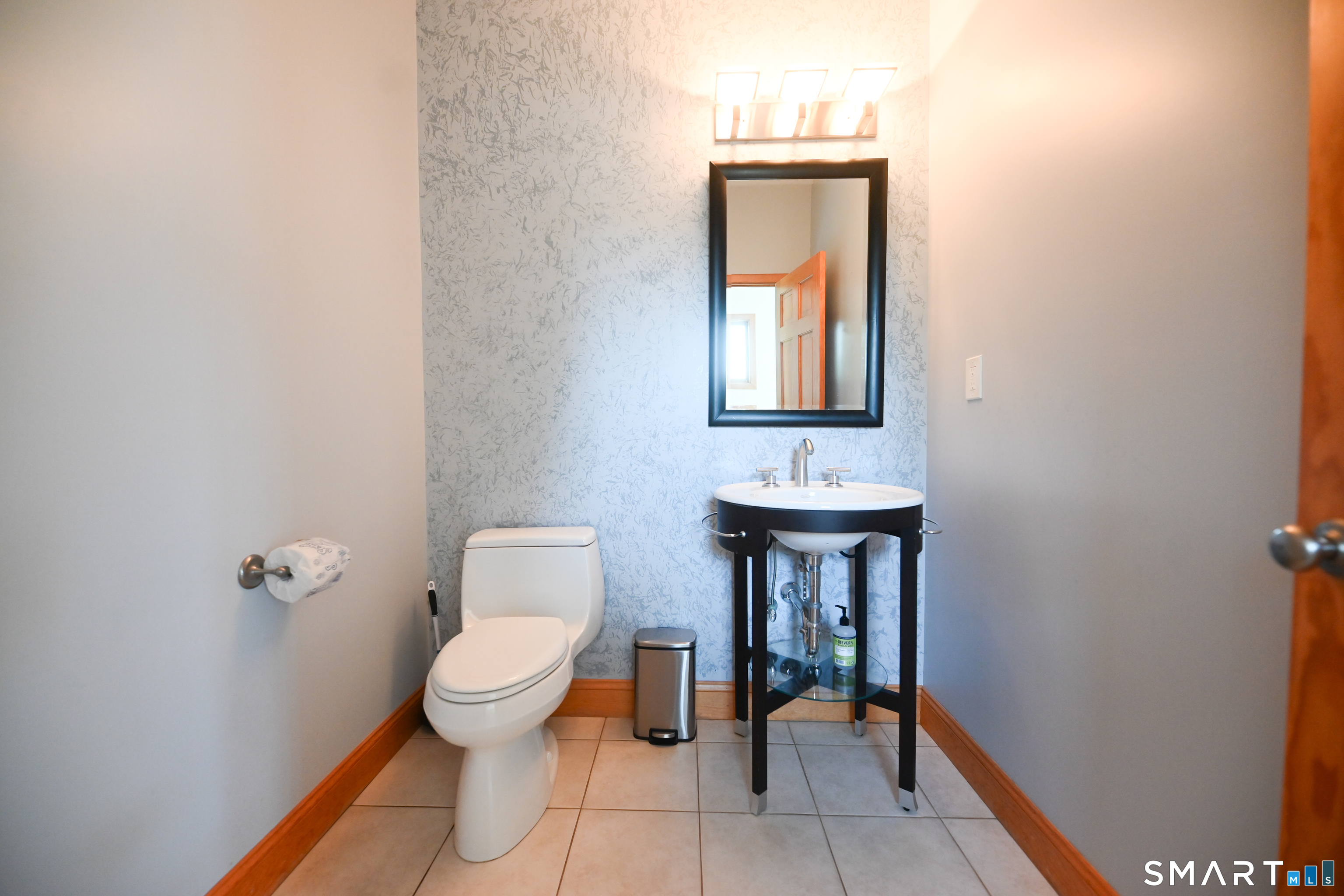 19 Longview Drive North Haven CT 06473