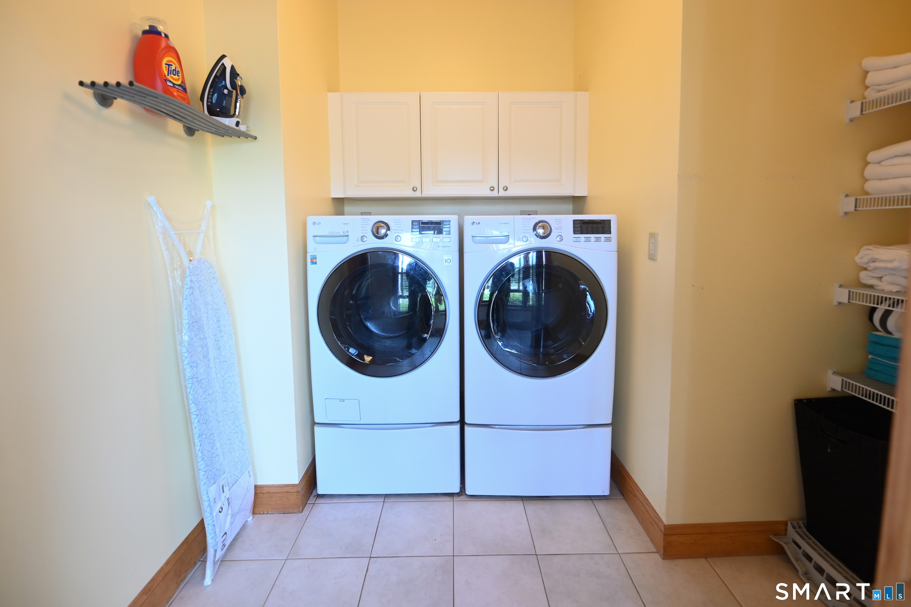 19 Longview Drive North Haven CT 06473