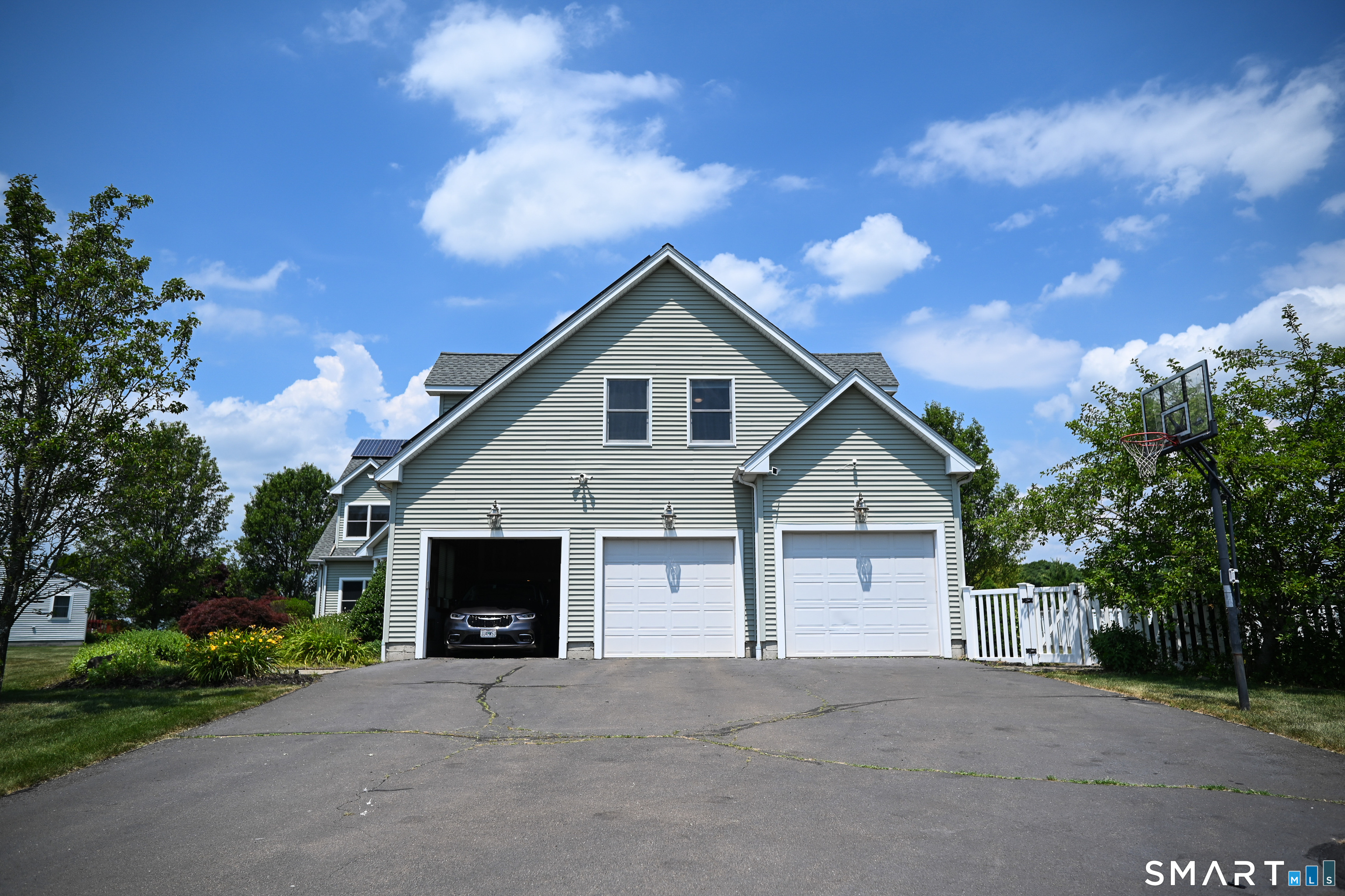 19 Longview Drive North Haven CT 06473