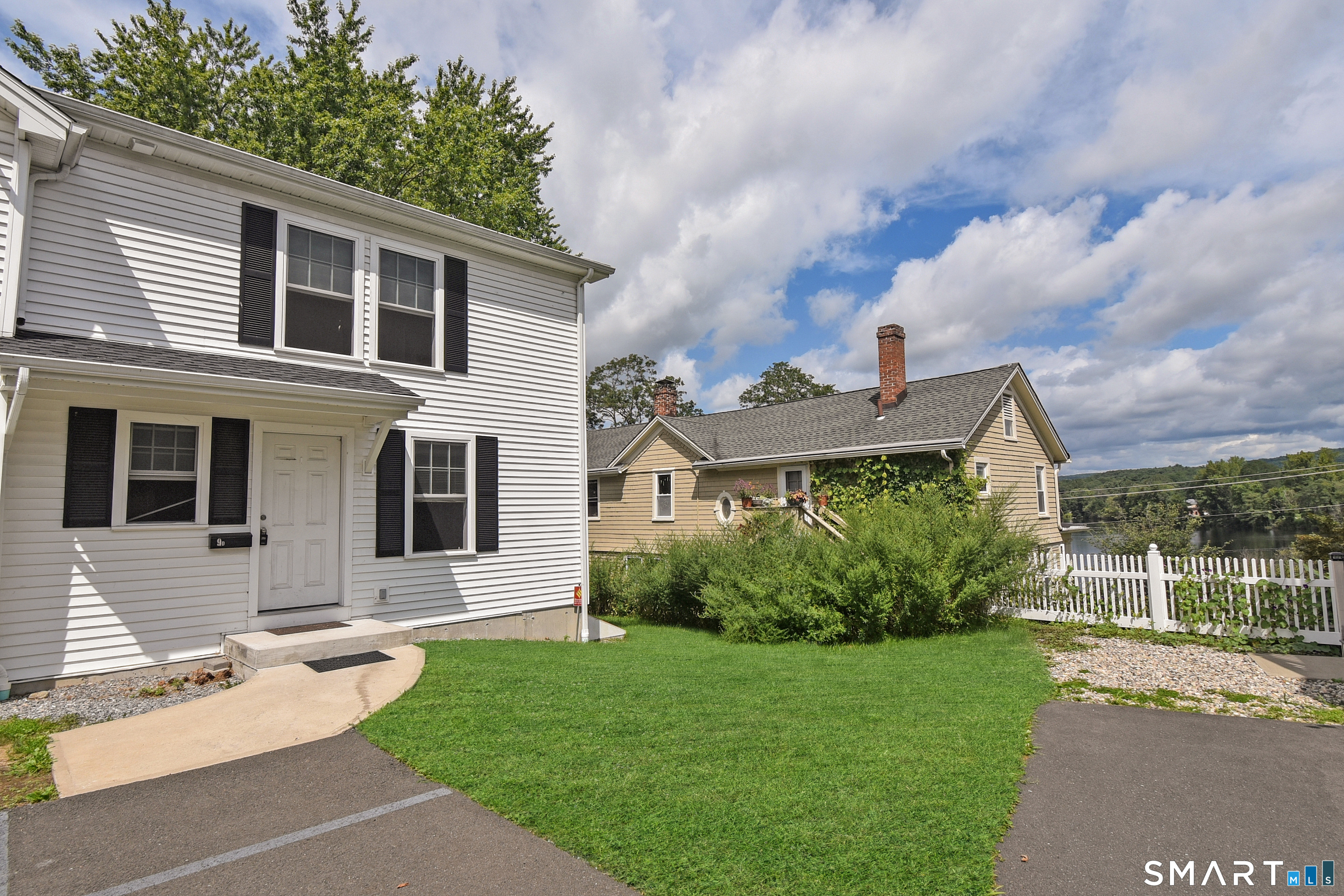 9 Center Street Canton CT 06019