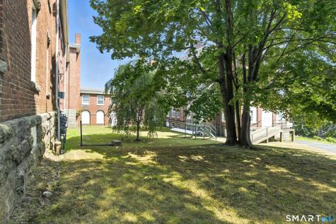 156 Garfield Avenue New London CT 06320