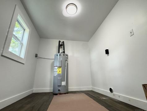 22 Hemlock Trail Newtown CT 06482