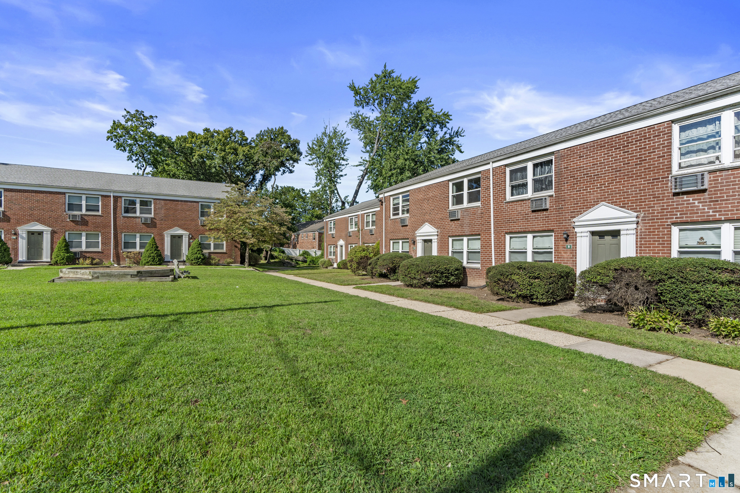 13 Hamilton Court Stamford CT 06902