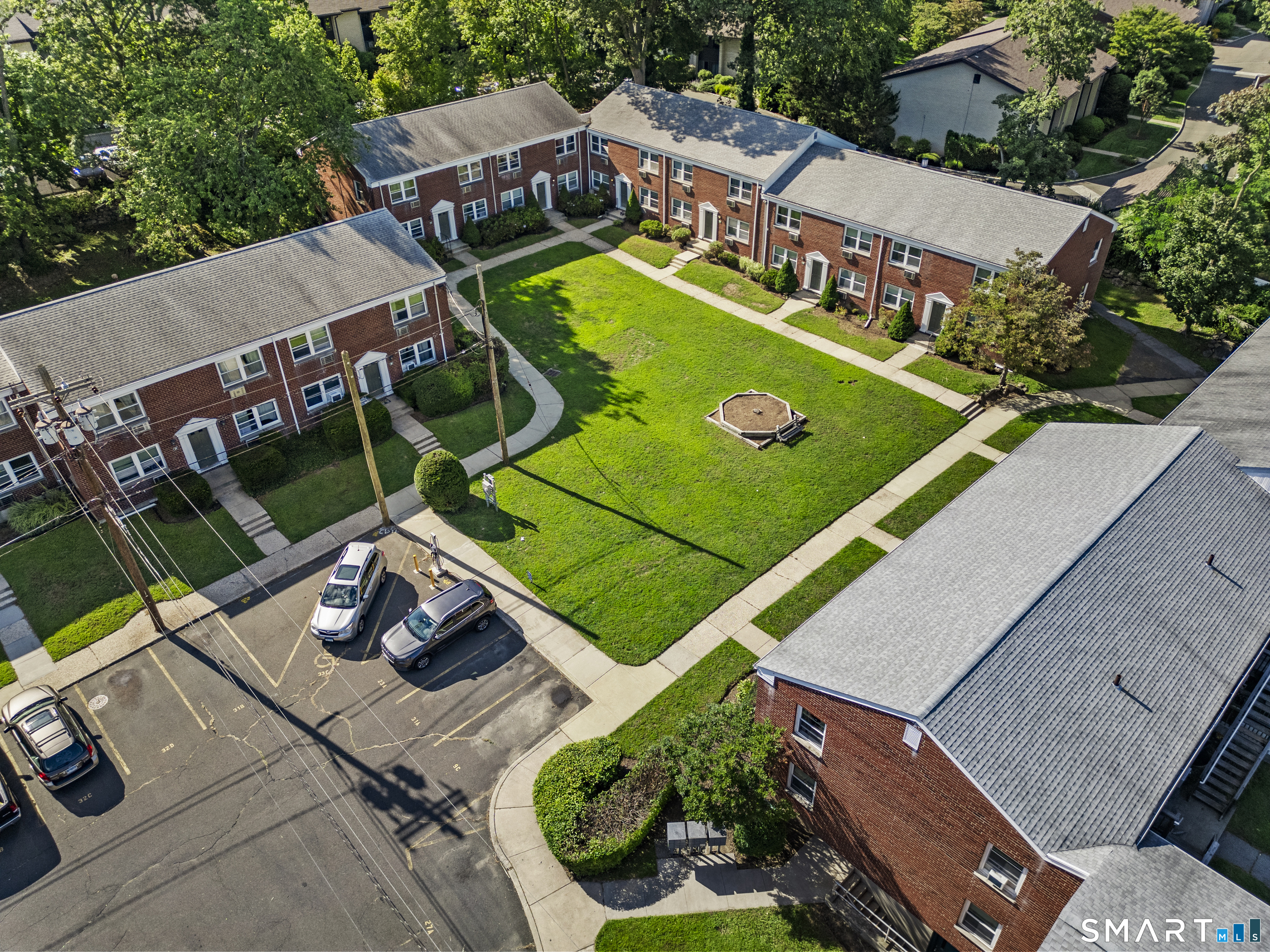 13 Hamilton Court Stamford CT 06902