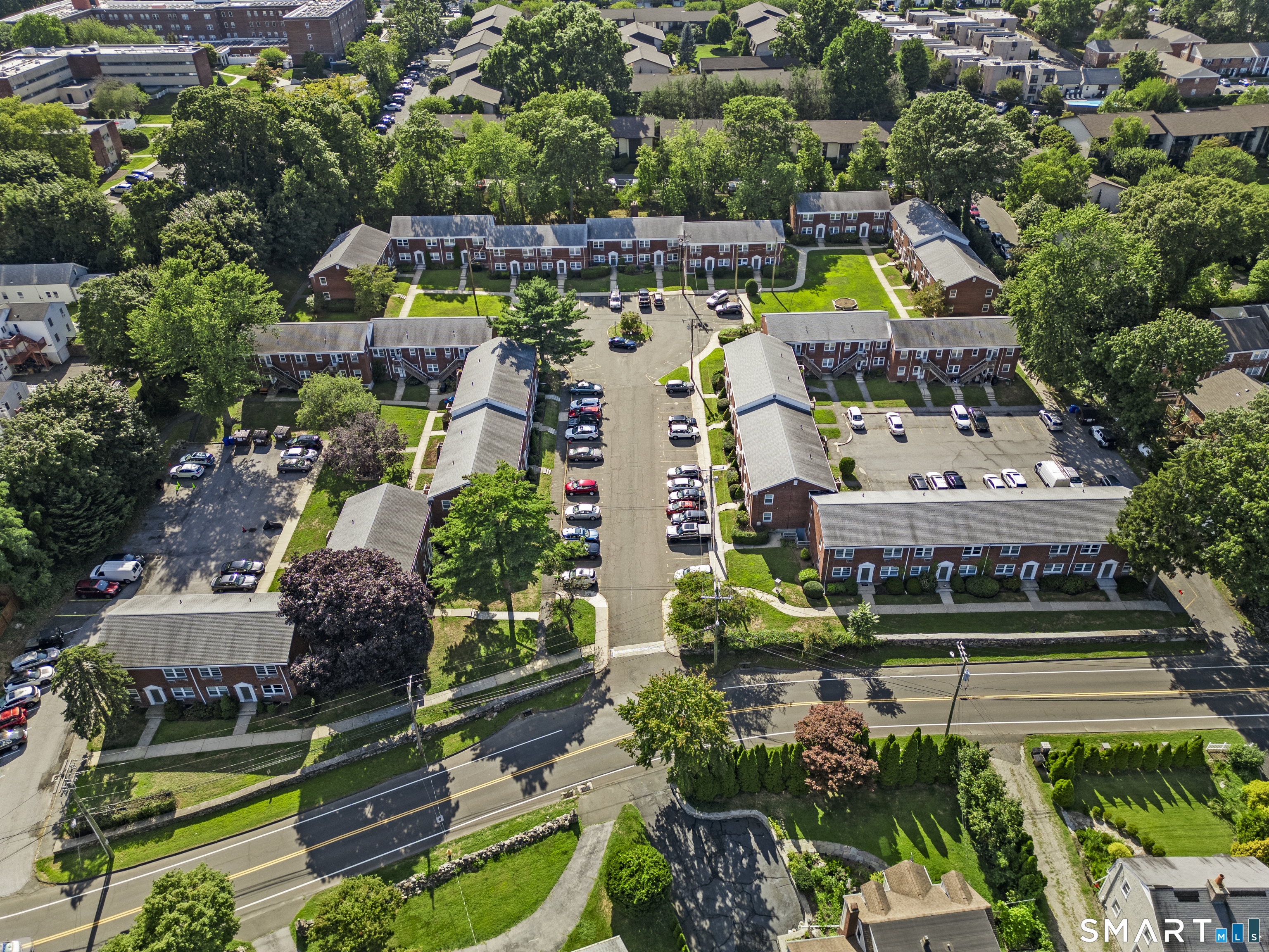 13 Hamilton Court Stamford CT 06902