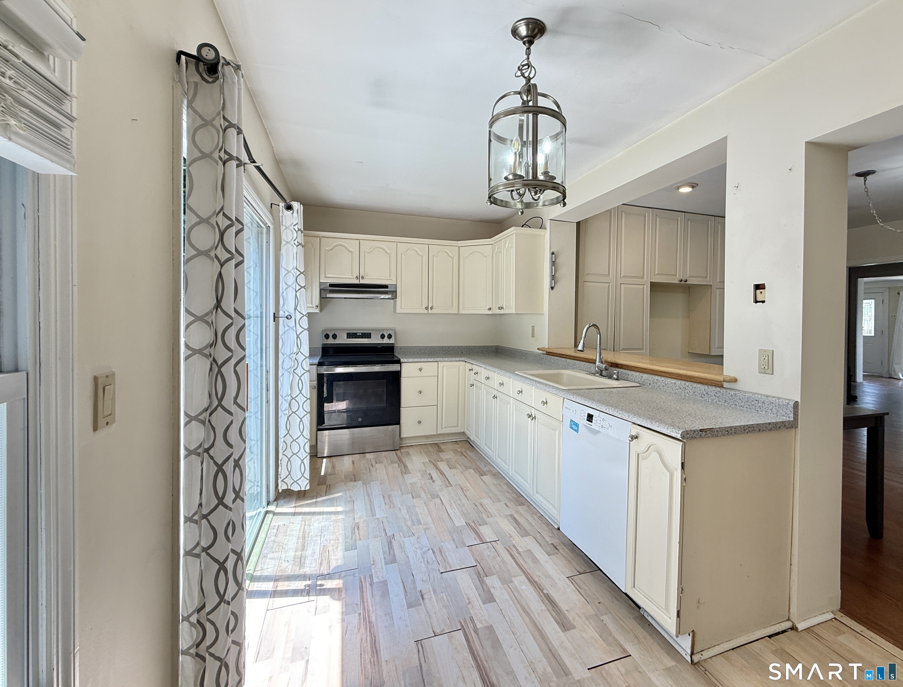 112 Ochsner Place Bridgeport CT 06606