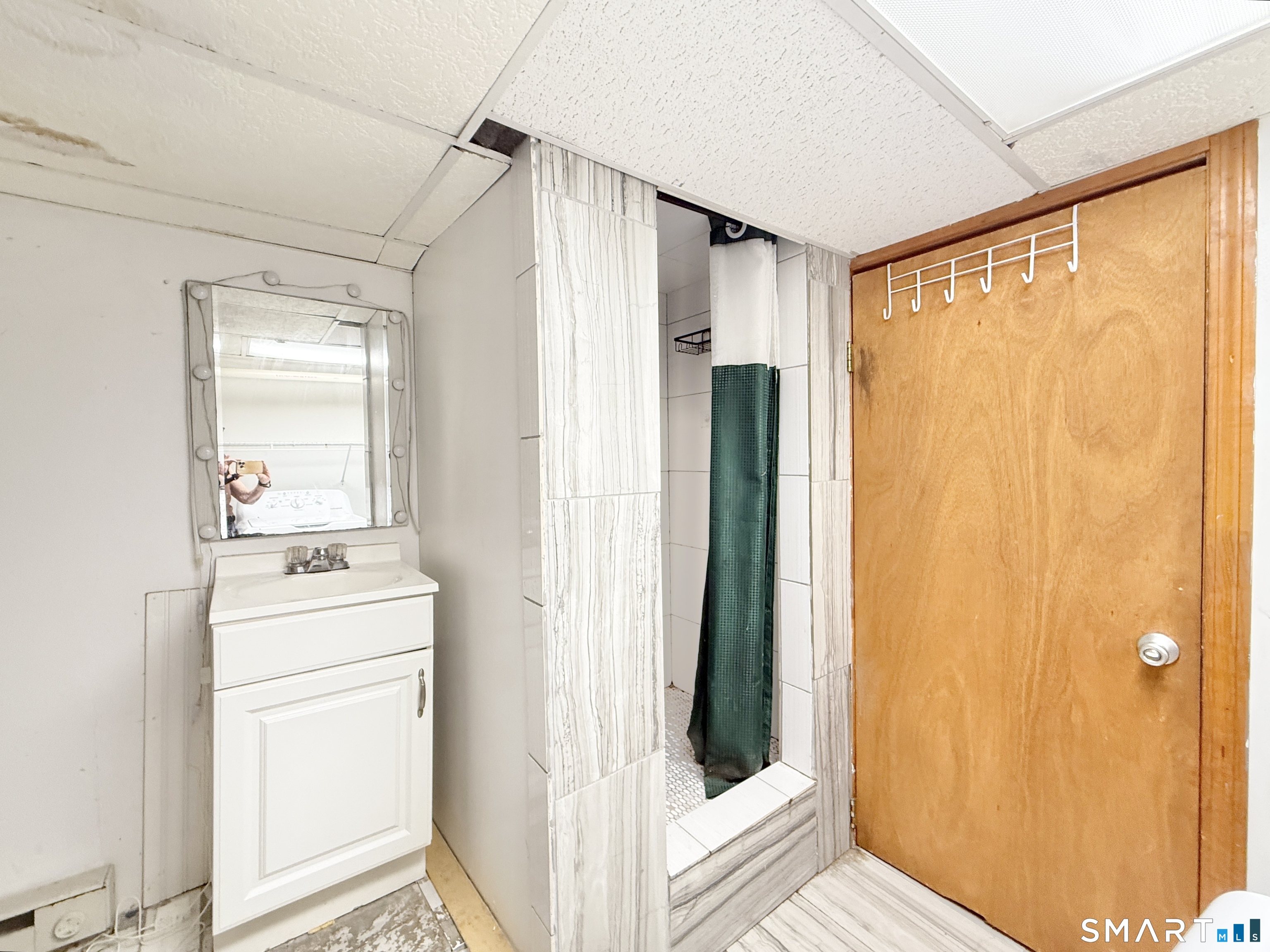 112 Ochsner Place Bridgeport CT 06606
