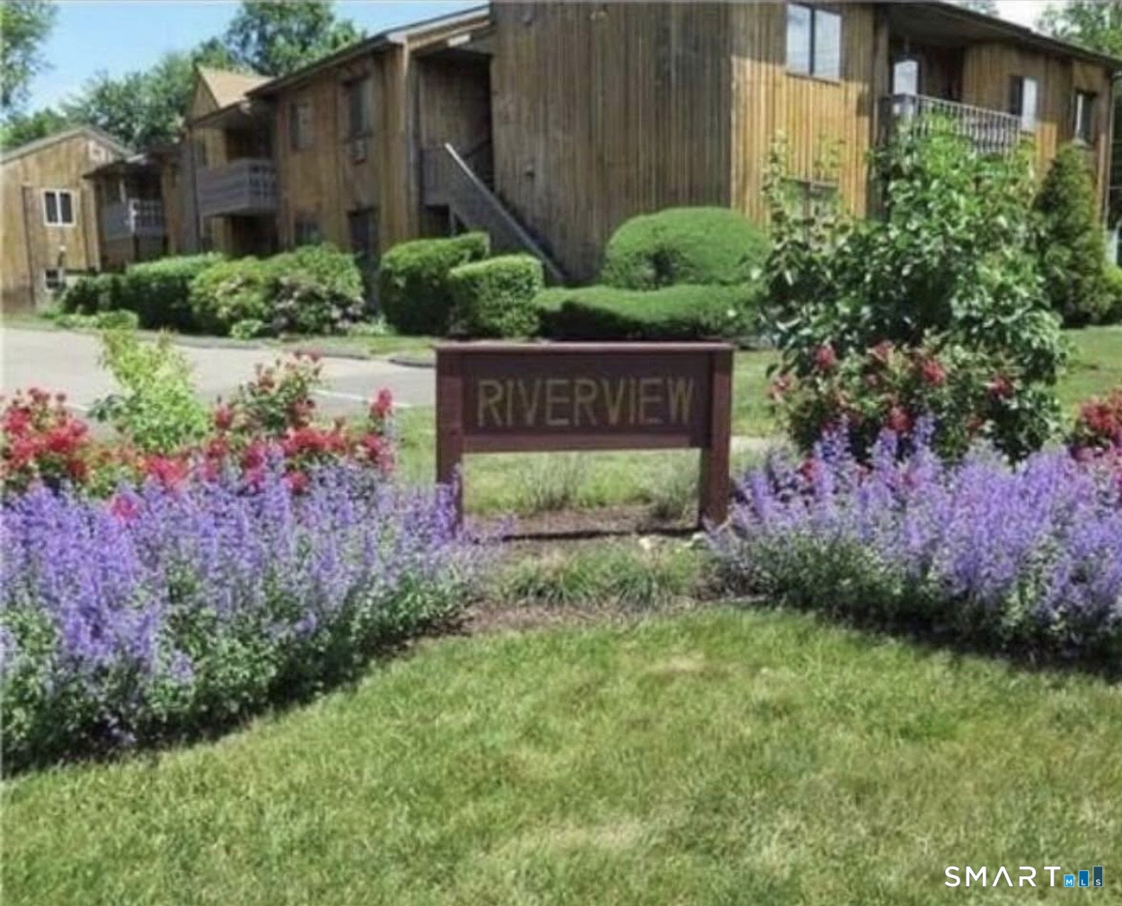 5 Riverview Drive Bridgeport CT 06606