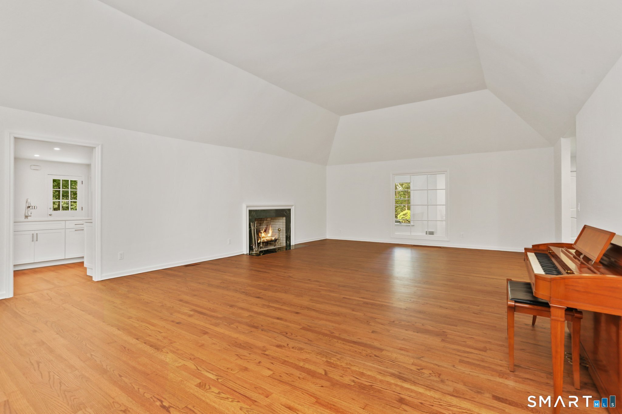 82 Rilling Ridge New Canaan CT 06840