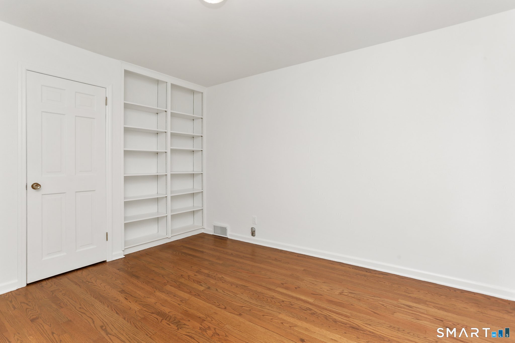 82 Rilling Ridge New Canaan CT 06840