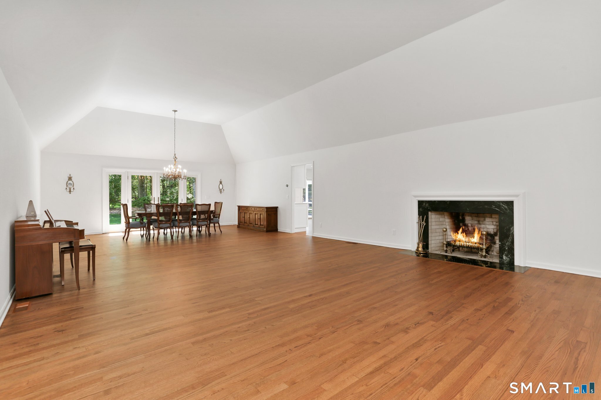 82 Rilling Ridge New Canaan CT 06840