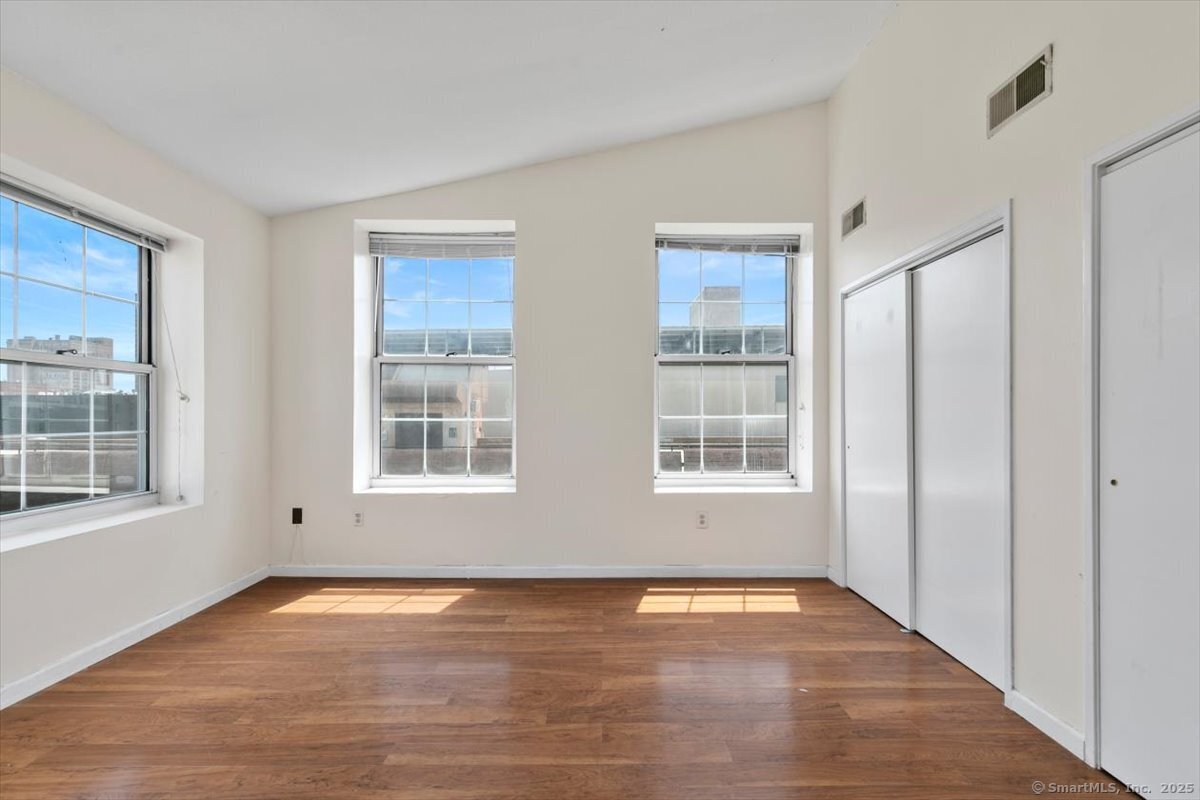 196 Crown Street New Haven CT 06510