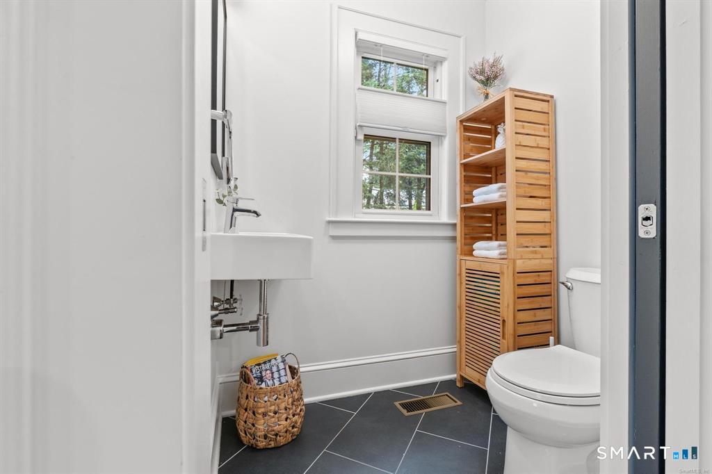 136 Whitman Avenue West Hartford CT 06107