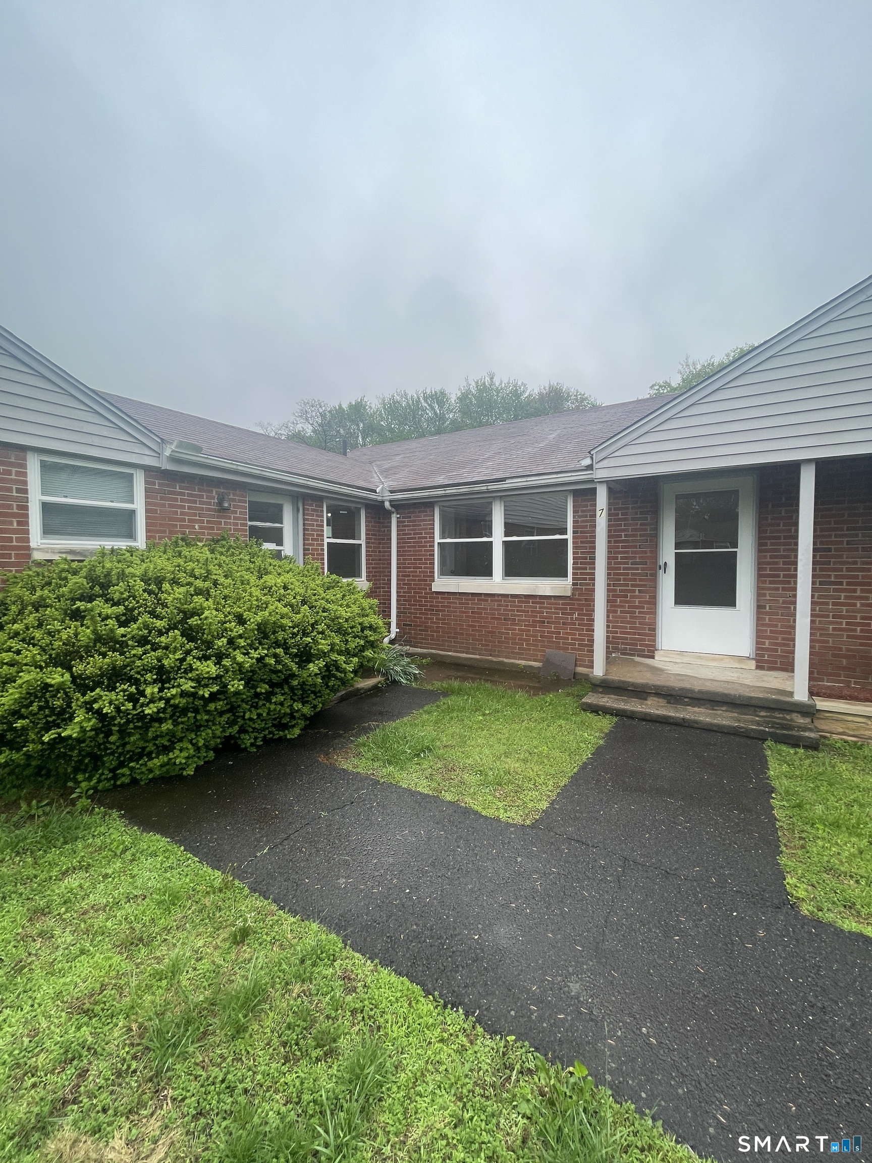 21-27 Hartford Avenue Newington CT 06111
