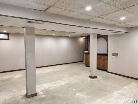 23 Robin Road West Haven CT 06516