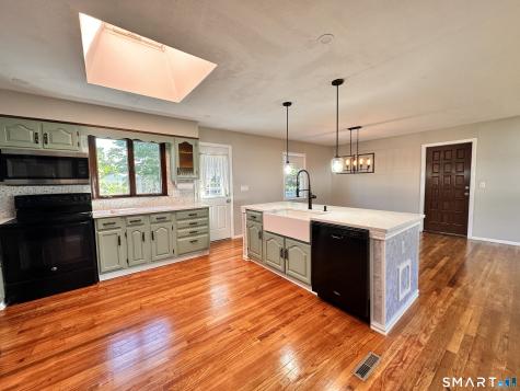 23 Robin Road West Haven CT 06516